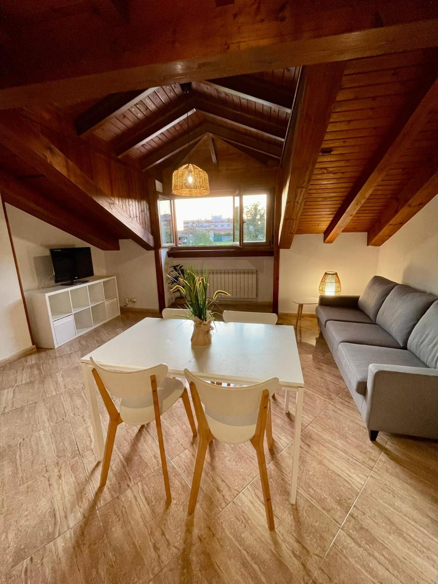La Santina Y Su Balcon Apartment Aviles Ngoại thất bức ảnh